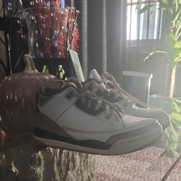 Michael Jordan Other - Stylish White and Black Girl's Sneakers